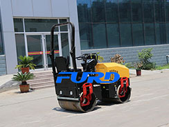 抓住特色打通渠道，全液壓小型壓路機(jī)廠家順利發(fā)展